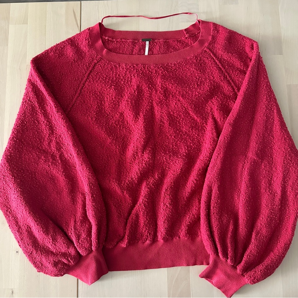 FREE PEOPLE - Bell sleeved sweater ✨❤️
